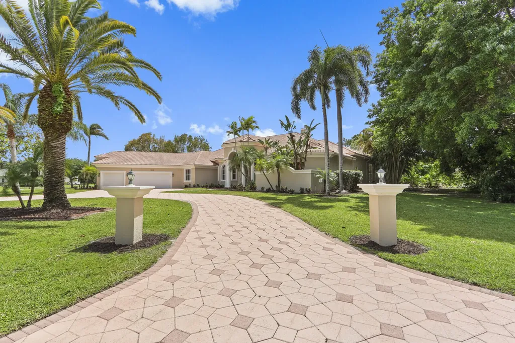 8280 Woodsmuir Drive Palm Beach Gardens FL 33412
