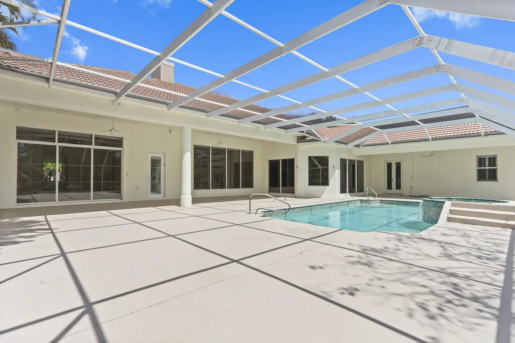 8280 Woodsmuir Drive Palm Beach Gardens FL 33412