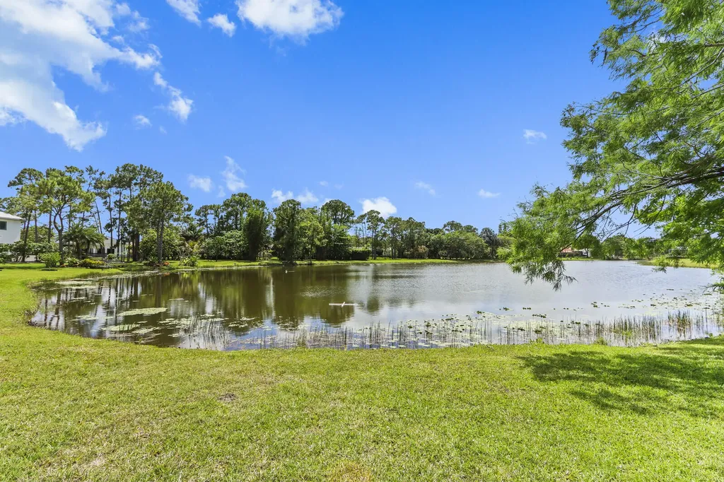 8280 Woodsmuir Drive Palm Beach Gardens FL 33412