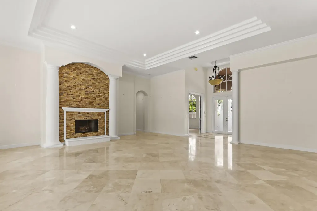 8280 Woodsmuir Drive Palm Beach Gardens FL 33412