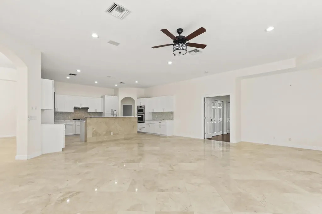 8280 Woodsmuir Drive Palm Beach Gardens FL 33412