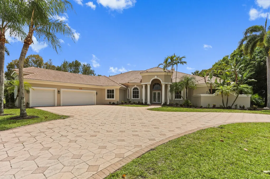 8280 Woodsmuir Drive Palm Beach Gardens FL 33412