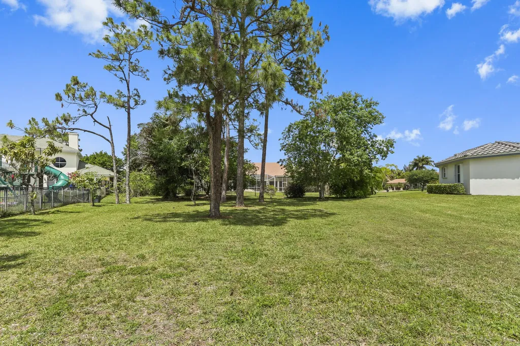 8280 Woodsmuir Drive Palm Beach Gardens FL 33412