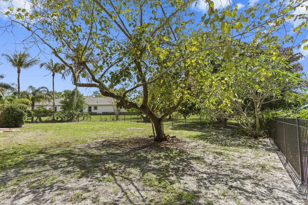 8280 Woodsmuir Drive Palm Beach Gardens FL 33412