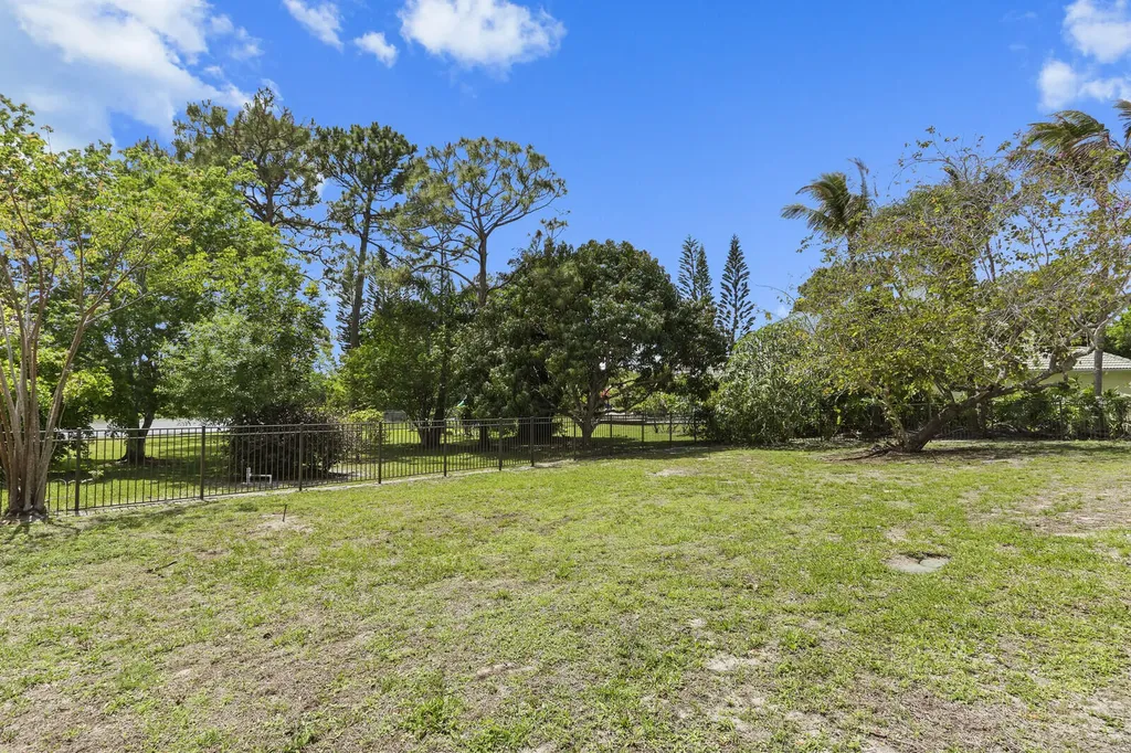 8280 Woodsmuir Drive Palm Beach Gardens FL 33412