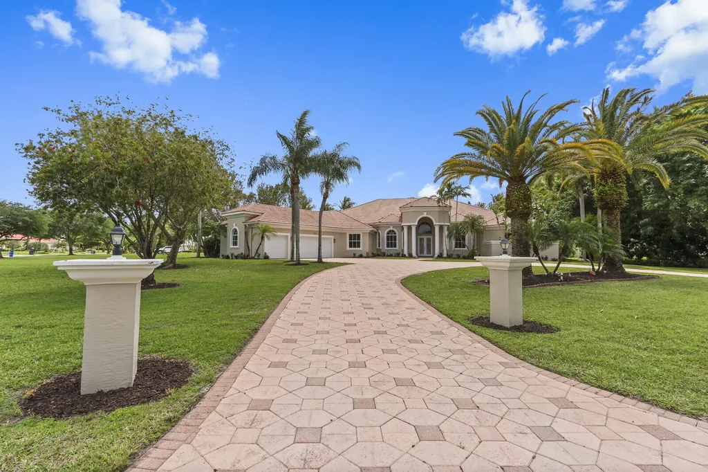 8280 Woodsmuir Drive Palm Beach Gardens FL 33412