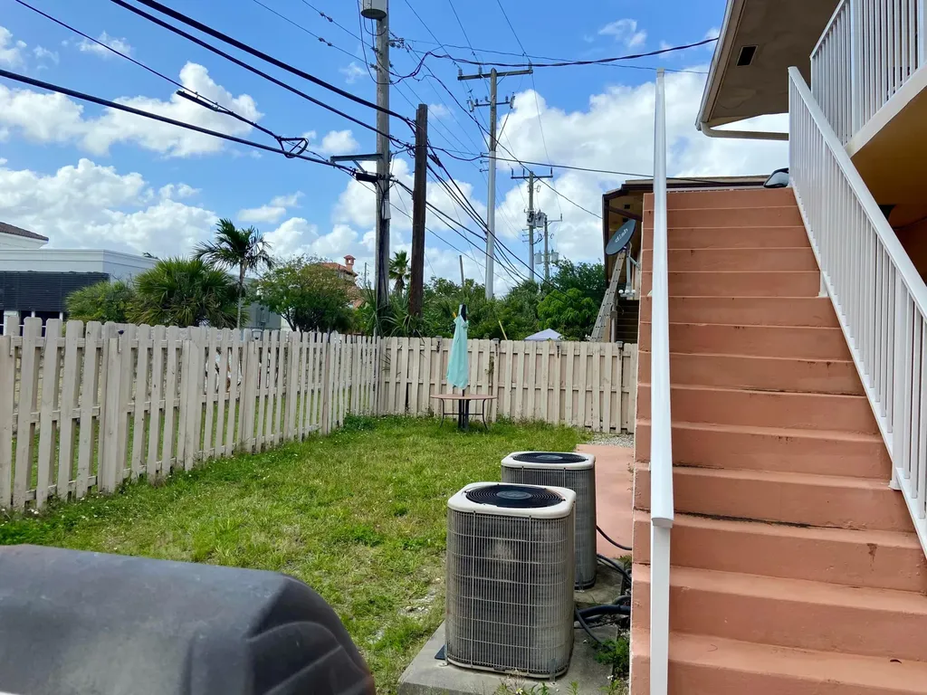2909 Middle River Drive Fort Lauderdale FL 33306