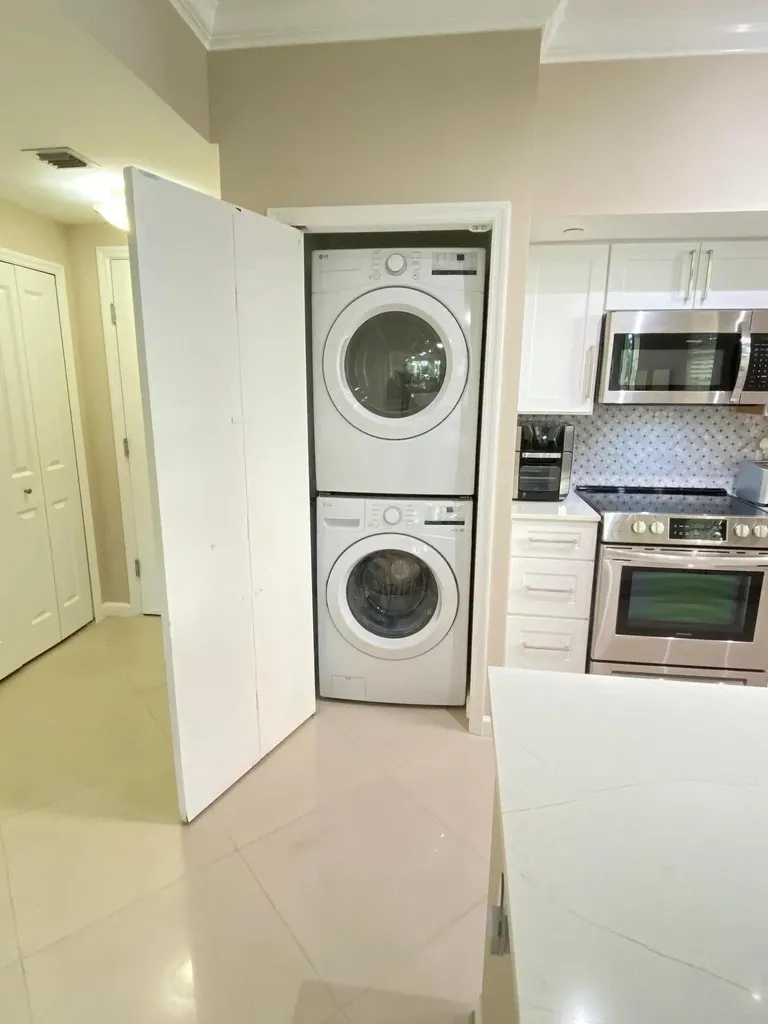 225 NE 1st Street Delray Beach FL 33444