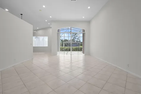 7835 NW 78th Avenue Tamarac FL 33321