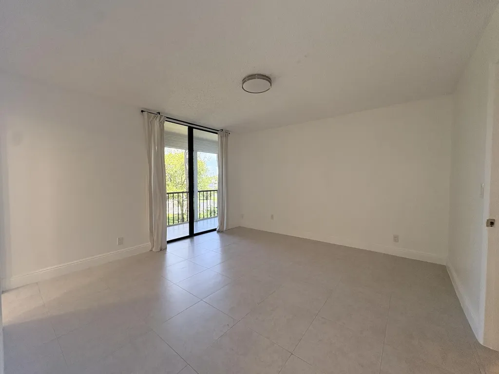 5160 Las Verdes Circle Delray Beach FL 33484