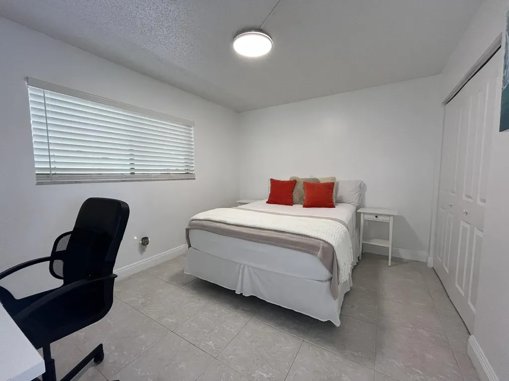5160 Las Verdes Circle Delray Beach FL 33484