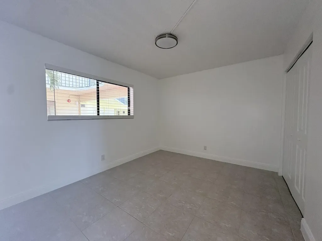 5160 Las Verdes Circle Delray Beach FL 33484
