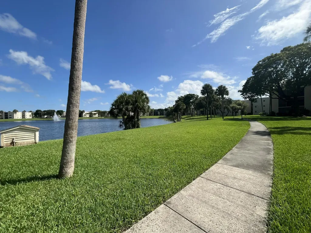 5160 Las Verdes Circle Delray Beach FL 33484