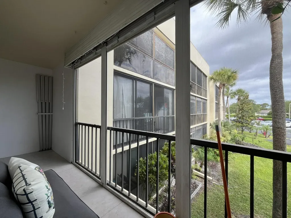 5160 Las Verdes Circle Delray Beach FL 33484