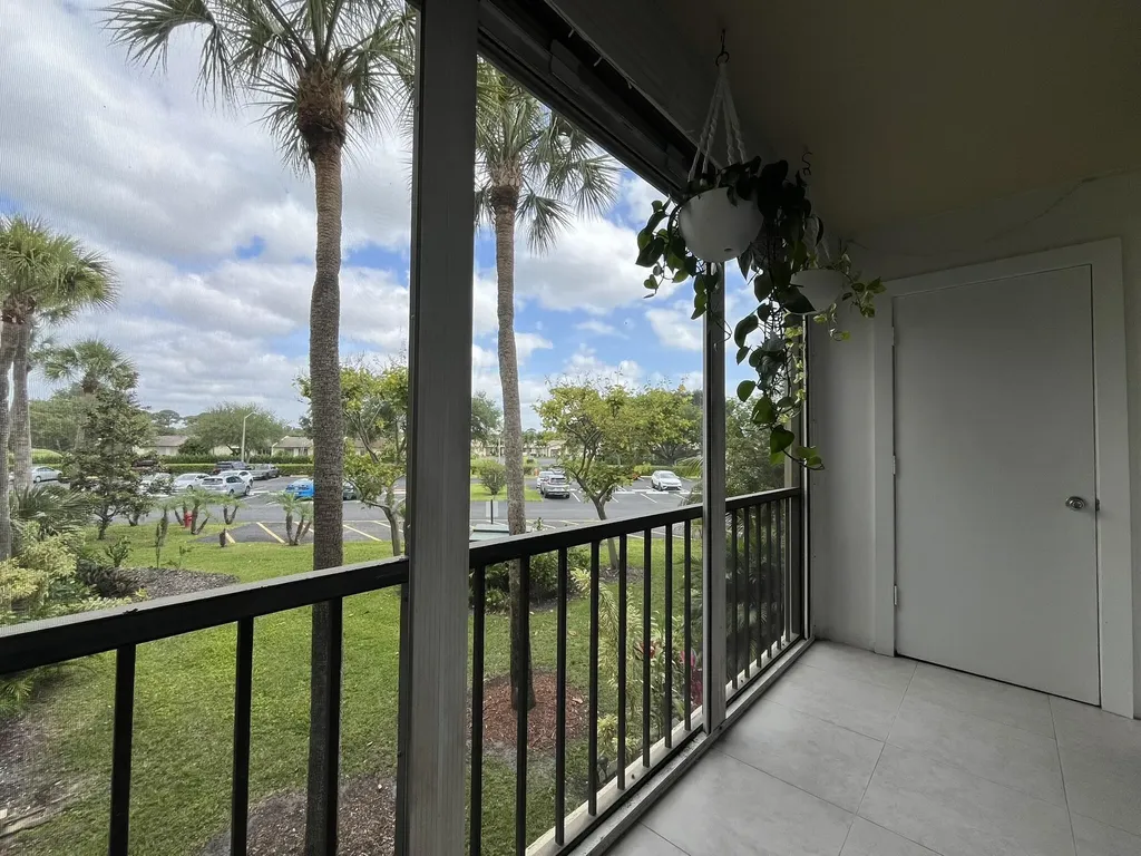 5160 Las Verdes Circle Delray Beach FL 33484