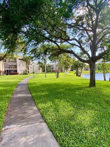 5160 Las Verdes Circle Delray Beach FL 33484