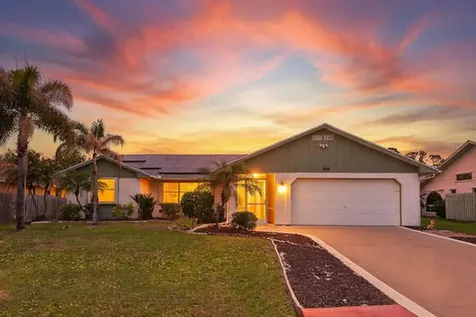 933 SE Streamlet Avenue Port St Lucie FL 34983