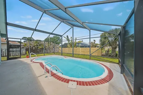 933 SE Streamlet Avenue Port St Lucie FL 34983