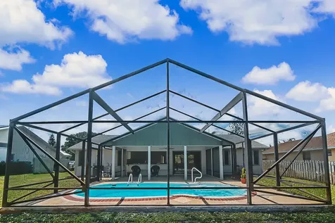 933 SE Streamlet Avenue Port St Lucie FL 34983