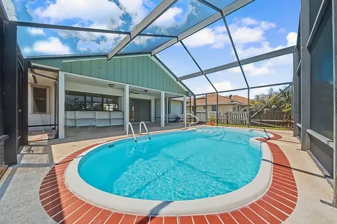 933 SE Streamlet Avenue Port St Lucie FL 34983