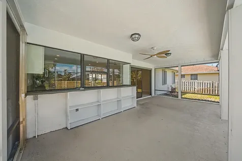 933 SE Streamlet Avenue Port St Lucie FL 34983