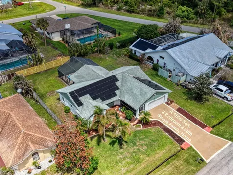 933 SE Streamlet Avenue Port St Lucie FL 34983