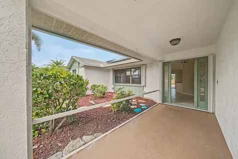 933 SE Streamlet Avenue Port St Lucie FL 34983