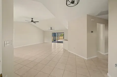 933 SE Streamlet Avenue Port St Lucie FL 34983