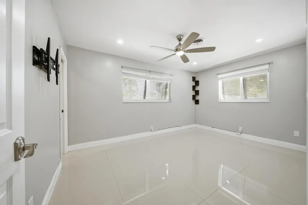 5031 NE 23rd Terrace Lighthouse Point FL 33064