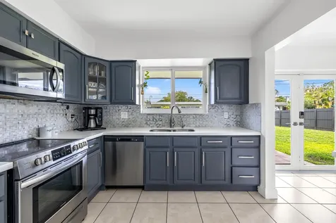 8781 NW 15th Street Pembroke Pines FL 33024