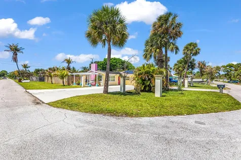 614 SE Flamingo Avenue Stuart FL 34996