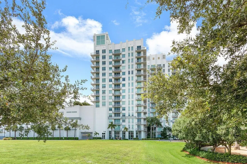 300 S Australian Avenue West Palm Beach FL 33401