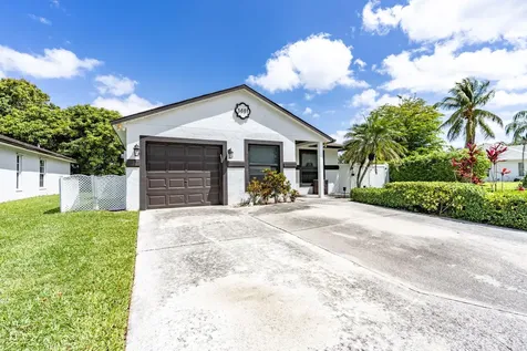 5661 Boynton Bay Circle Boynton Beach FL 33437