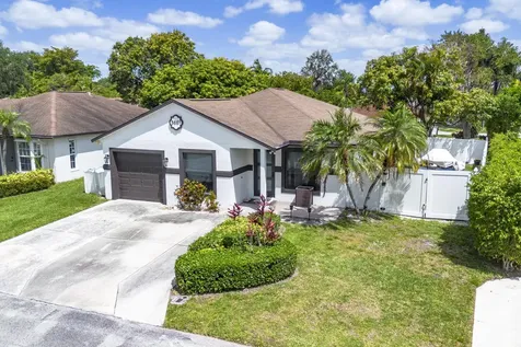 5661 Boynton Bay Circle Boynton Beach FL 33437