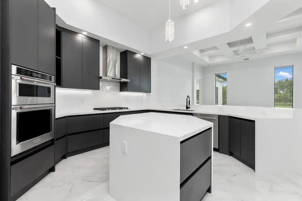 11000 SW 30th Court Davie FL 33328