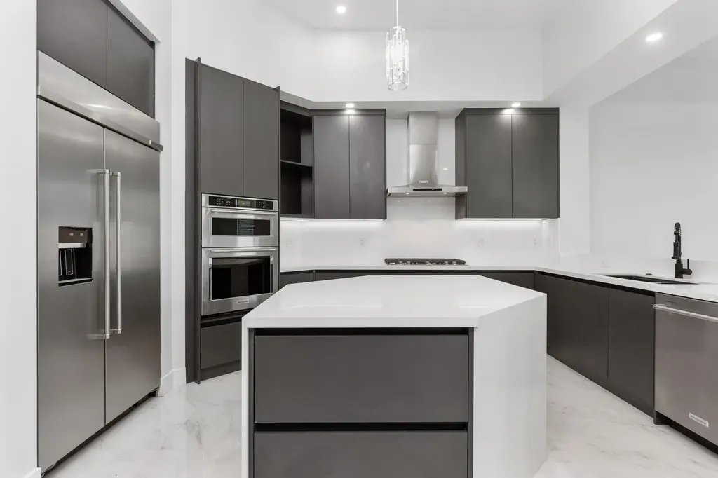 11000 SW 30th Court Davie FL 33328