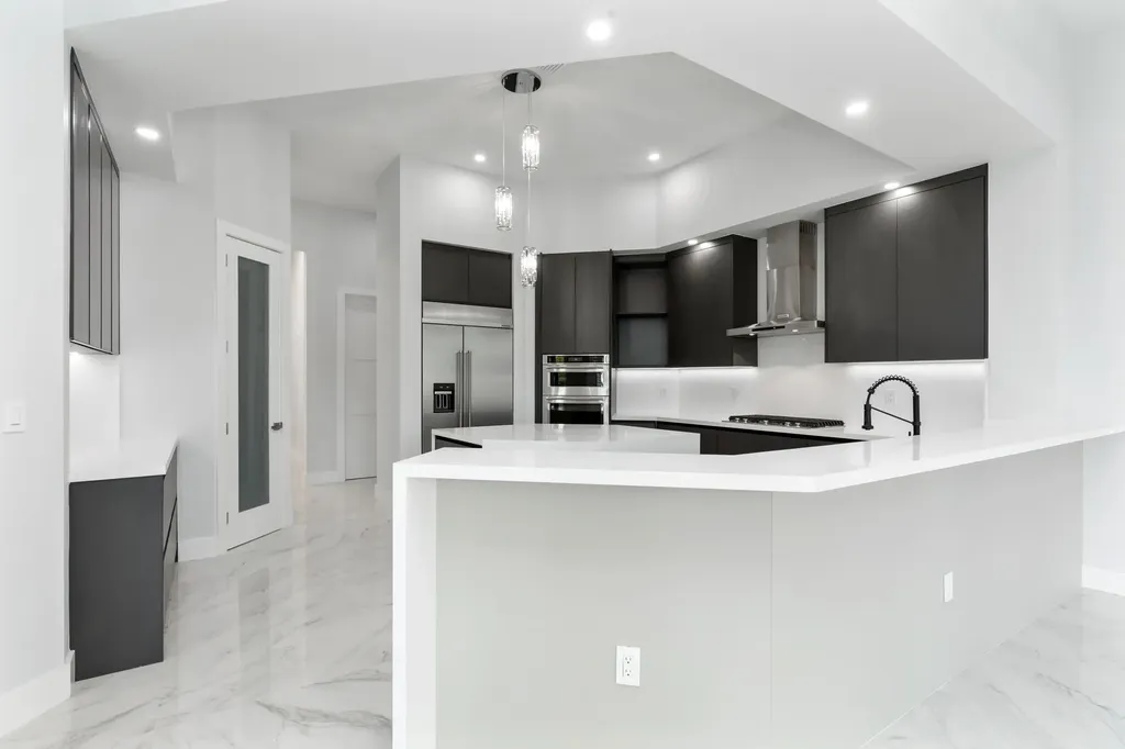 11000 SW 30th Court Davie FL 33328