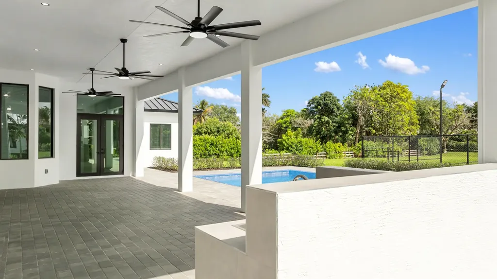 11000 SW 30th Court Davie FL 33328