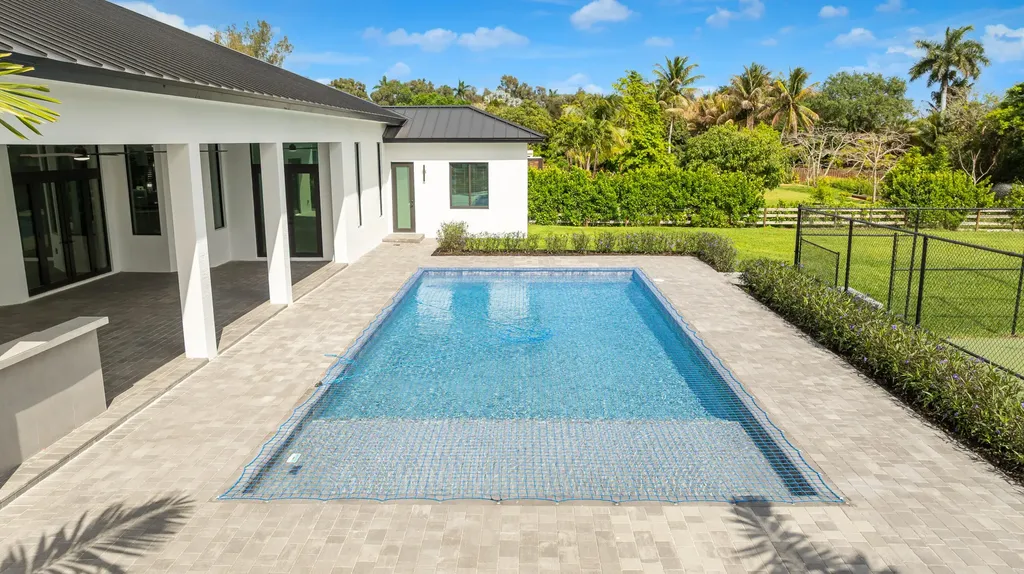 11000 SW 30th Court Davie FL 33328