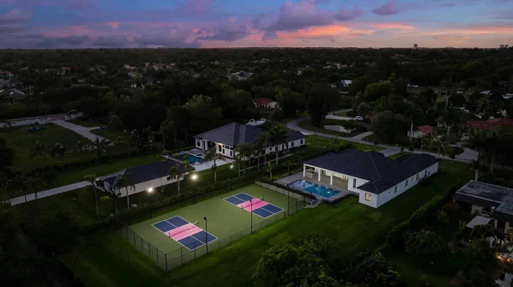 11000 SW 30th Court Davie FL 33328