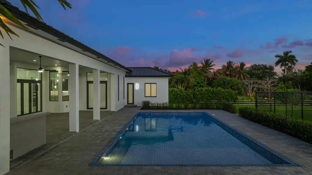 11000 SW 30th Court Davie FL 33328