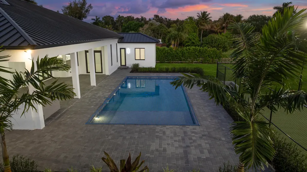 11000 SW 30th Court Davie FL 33328