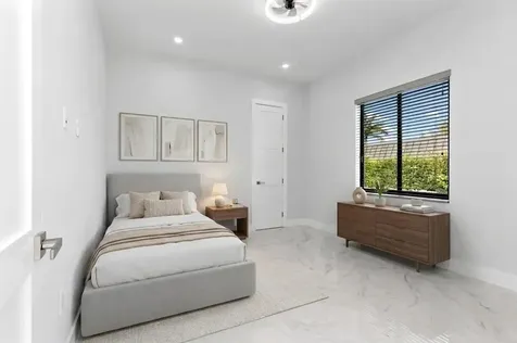 11000 SW 30th Court Davie FL 33328