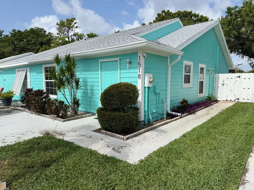 1518 Royal Forest Court Palm Springs FL 33406