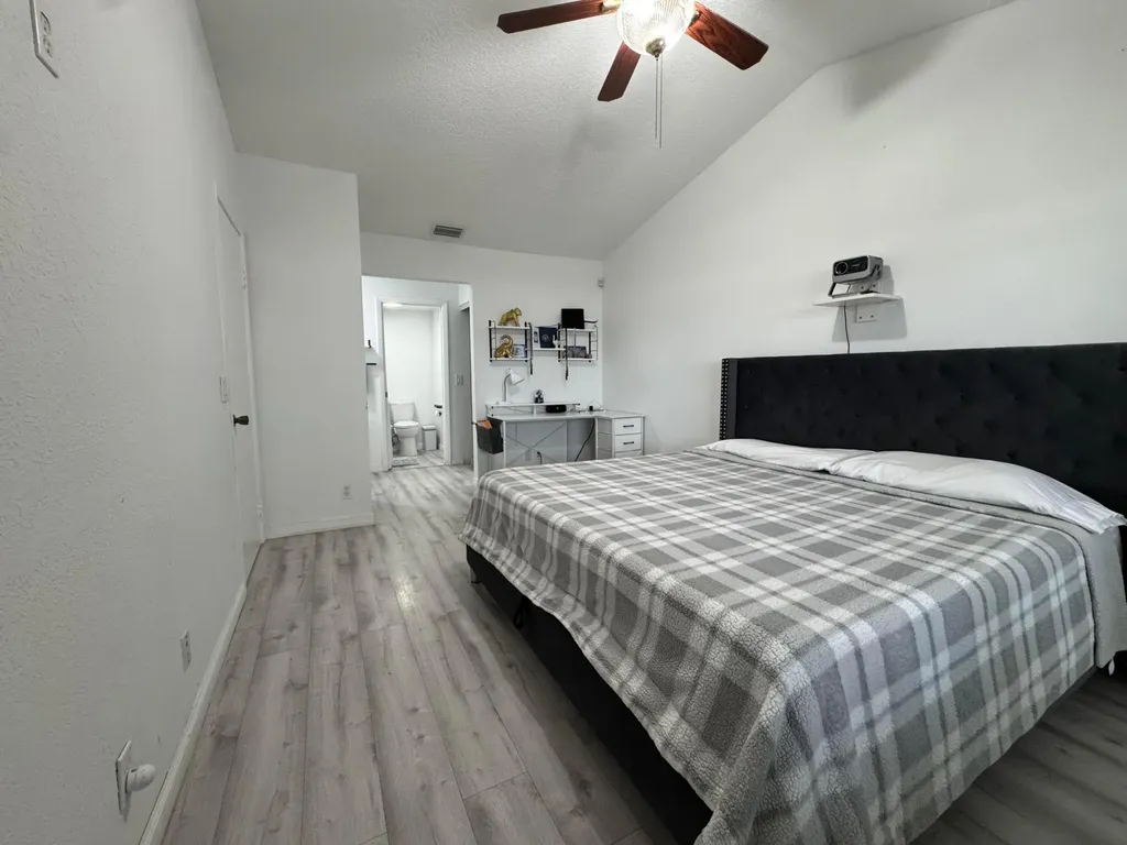 1518 Royal Forest Court Palm Springs FL 33406