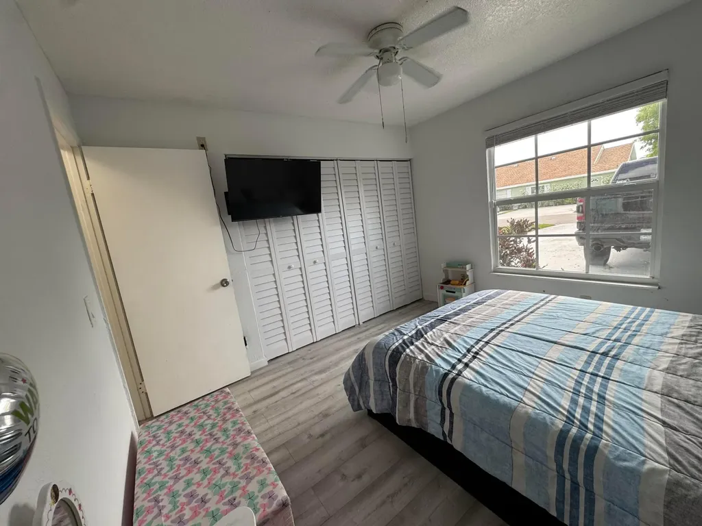 1518 Royal Forest Court Palm Springs FL 33406
