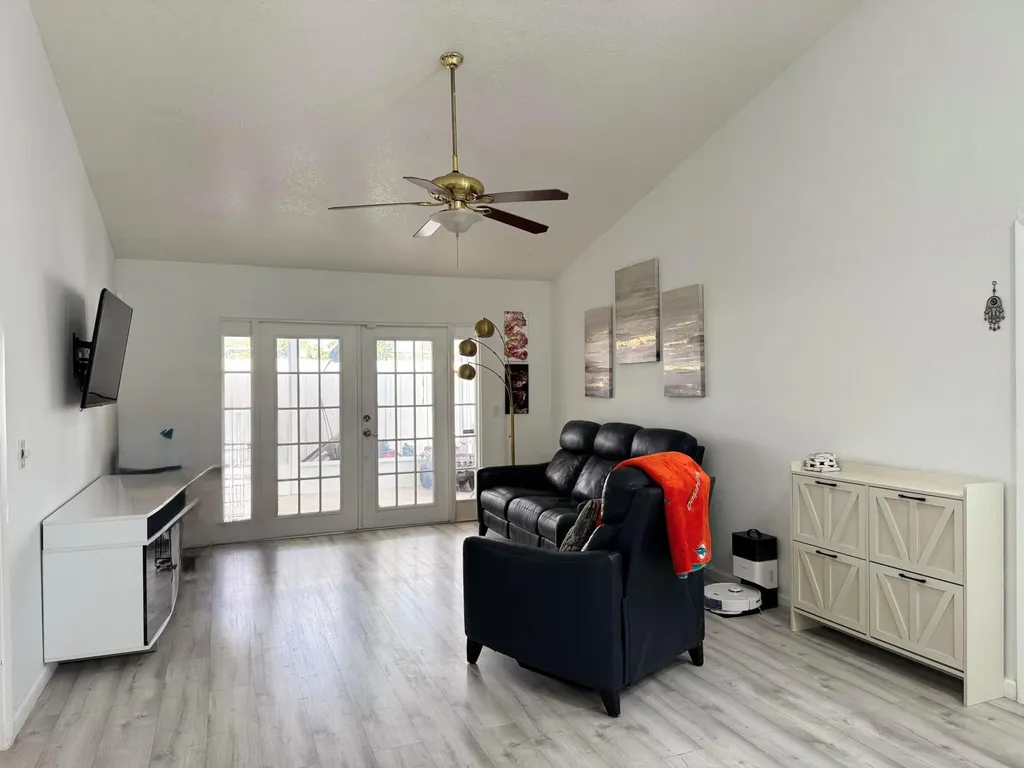 1518 Royal Forest Court Palm Springs FL 33406