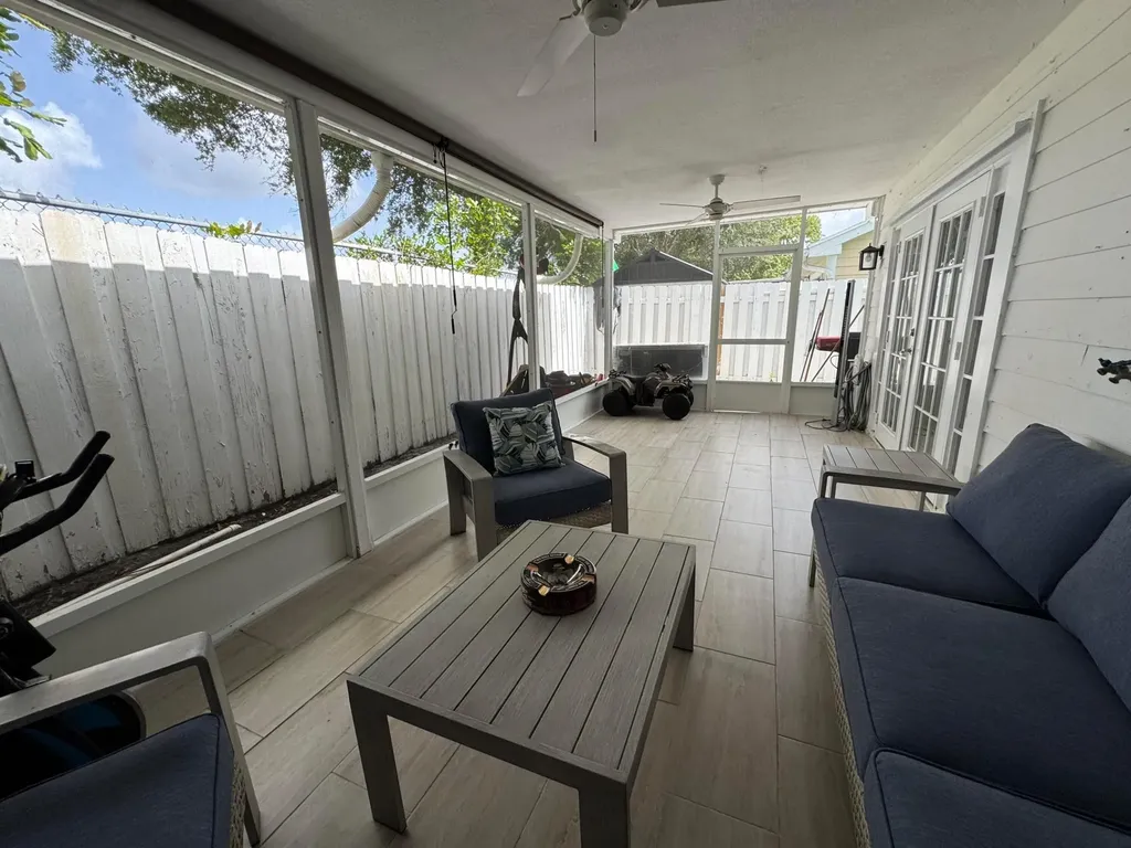 1518 Royal Forest Court Palm Springs FL 33406