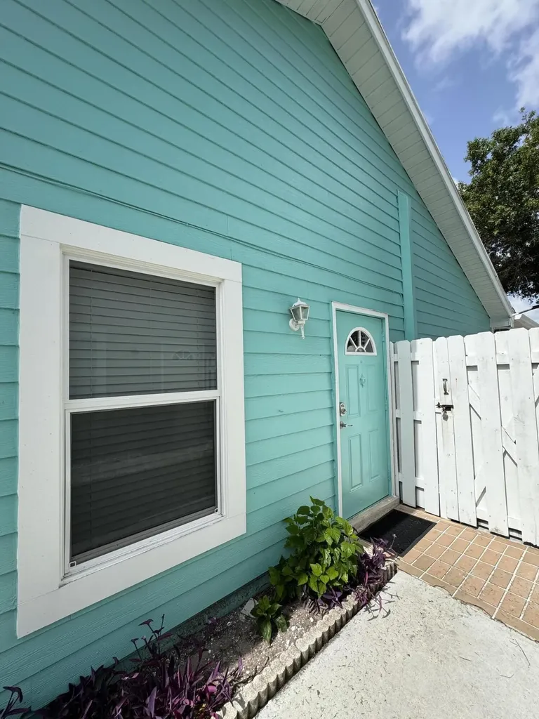 1518 Royal Forest Court Palm Springs FL 33406