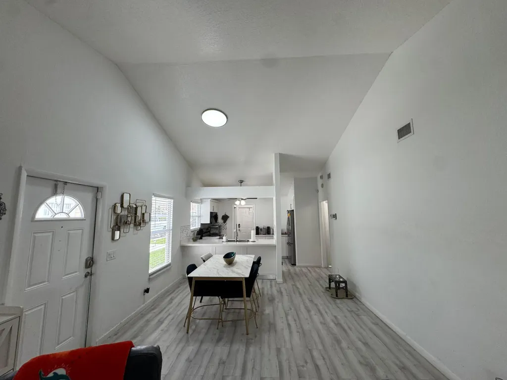 1518 Royal Forest Court Palm Springs FL 33406